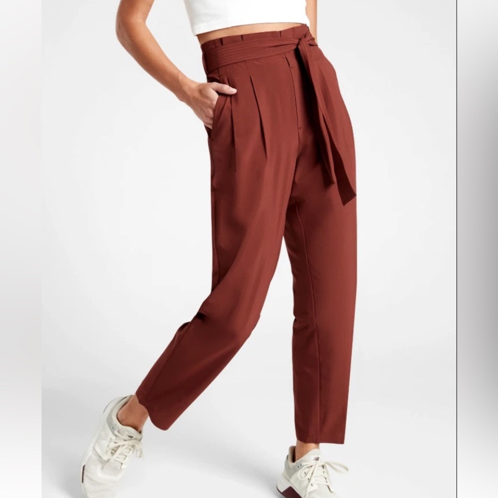 Athleta Skyline Pant II Size 6 Red Brown High Rise Pockets Pleated Belted